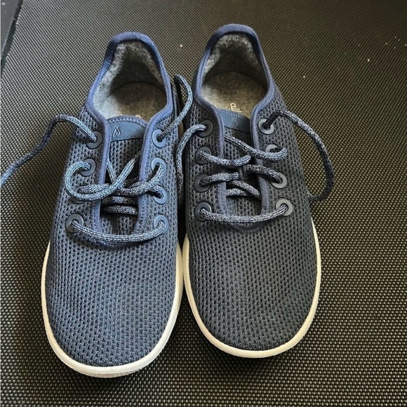Allbirds Indeed size 9 - Picture 3 of 7